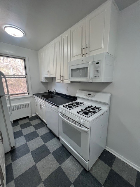 Building Photo - 157 White Plains Rd