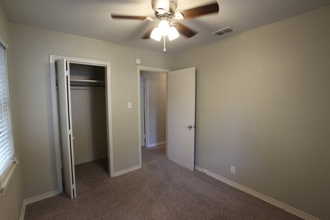 Building Photo - Lease Takeover Opportunity Available! 3 be...