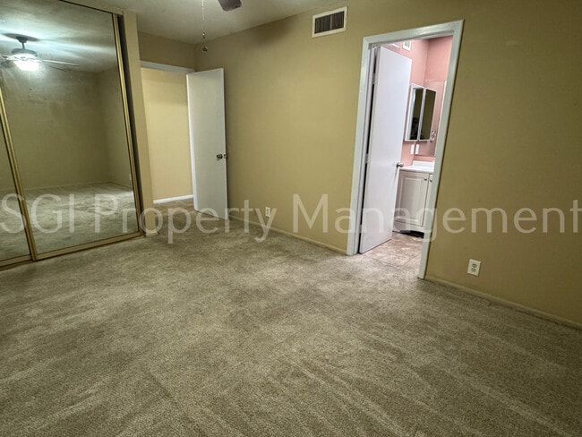 Building Photo - 6812 N 35th Ave