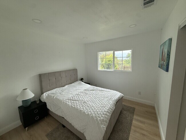 Building Photo - Stunning Newly Remodeled 4 Bedroom 3 Bathroom Home in Walnut Creek