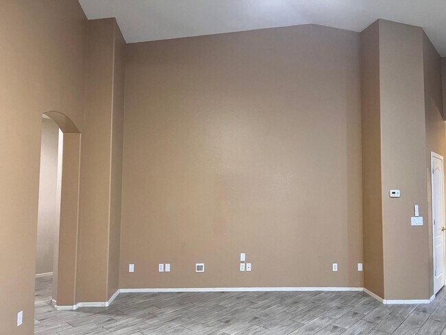 Building Photo - 3107 E Kingbird Pl