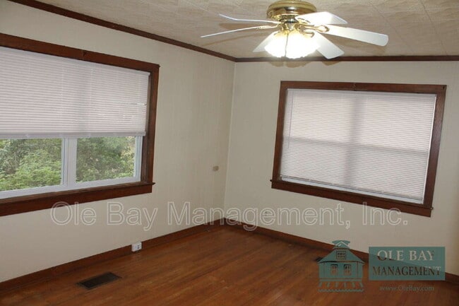 Building Photo - 855 Azalea Rd