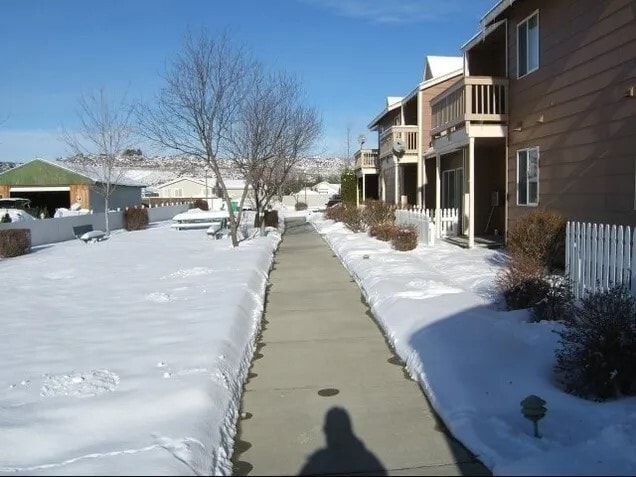 Building Photo - 703 Quince St