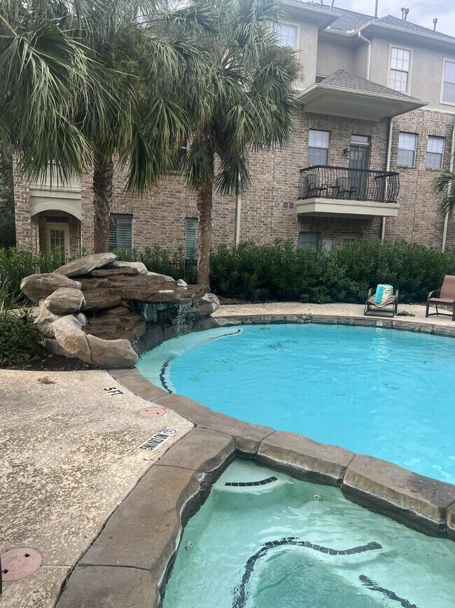 Building Photo - 7926 Stoneyway Dr