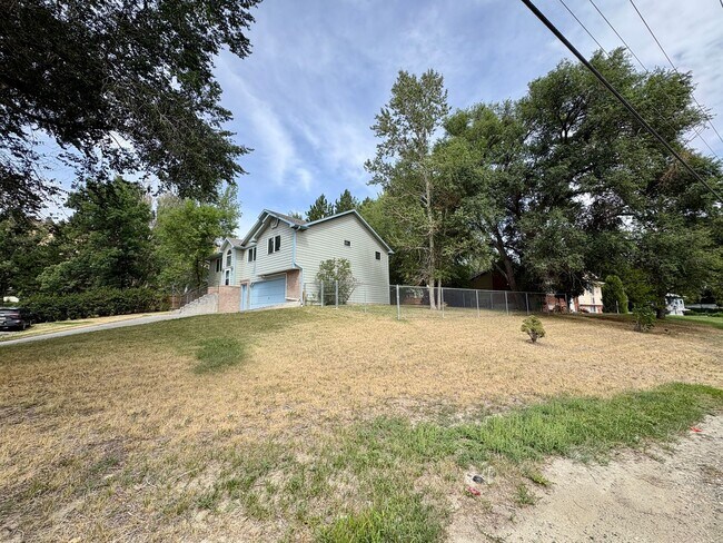 Building Photo - 2905 High Park Dr