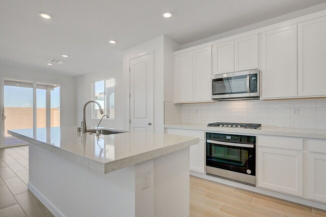 Building Photo - 8532 W Agate Ave