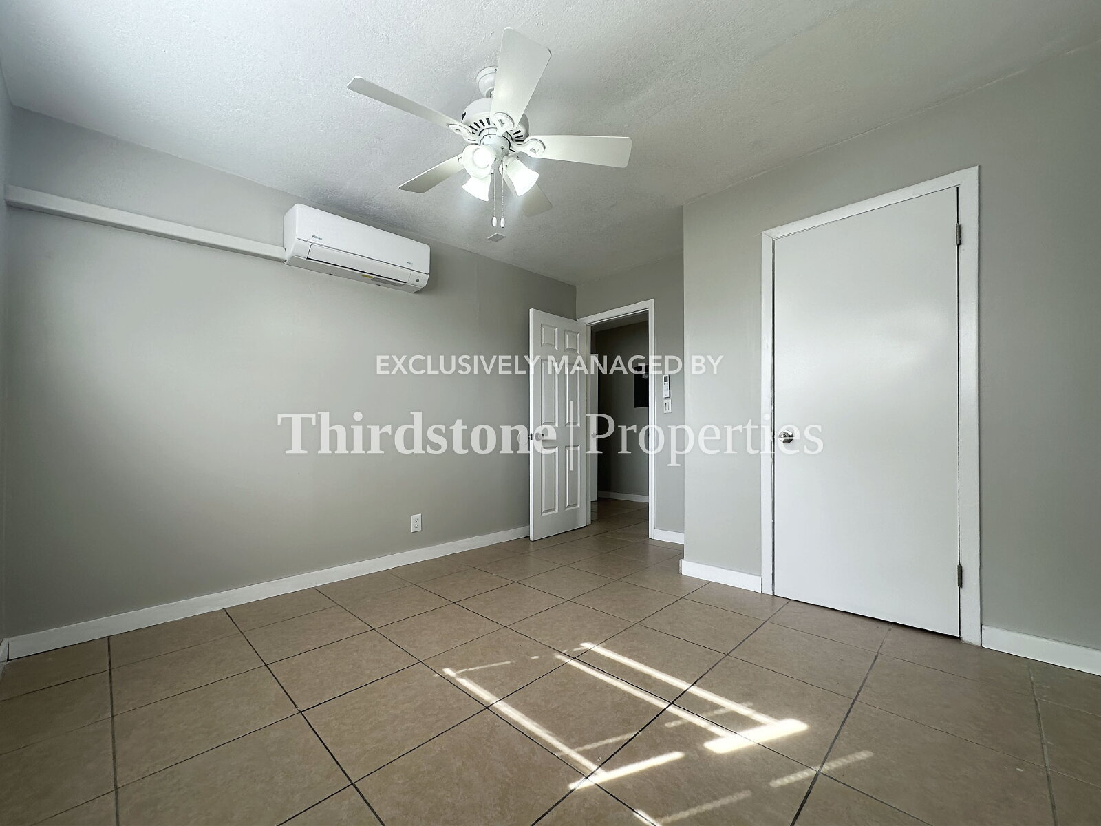 Building Photo - 1930 Park St