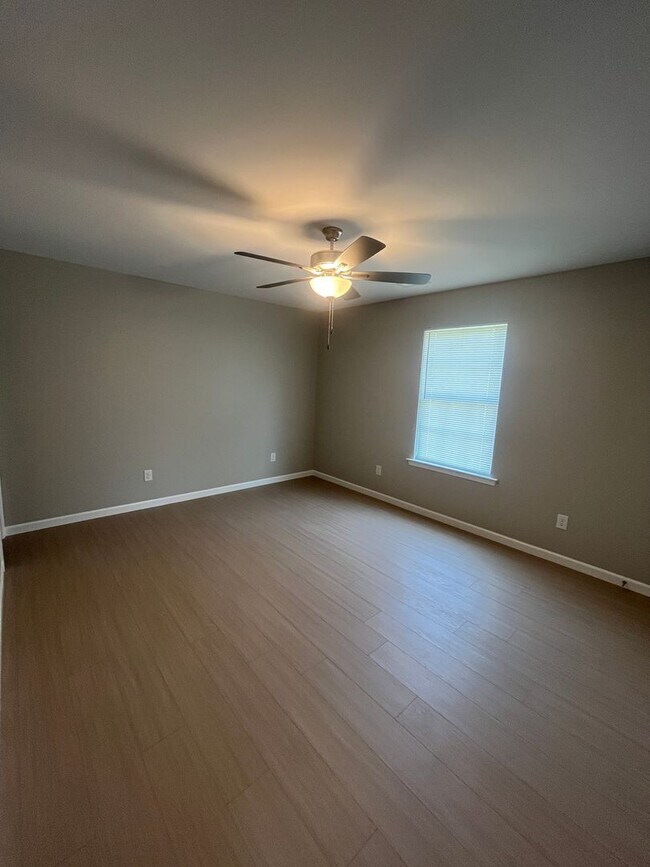 Building Photo - 492 State Rd S-42-2289