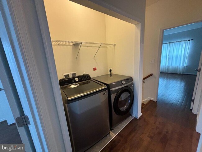 Building Photo - 41717 McMonagle Square