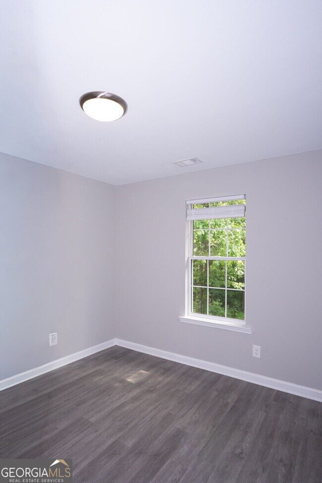 Building Photo - 3043 Saddle Creek Dr
