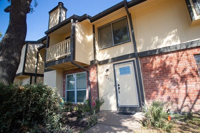 Building Photo - 5821 W Sunforest Dr