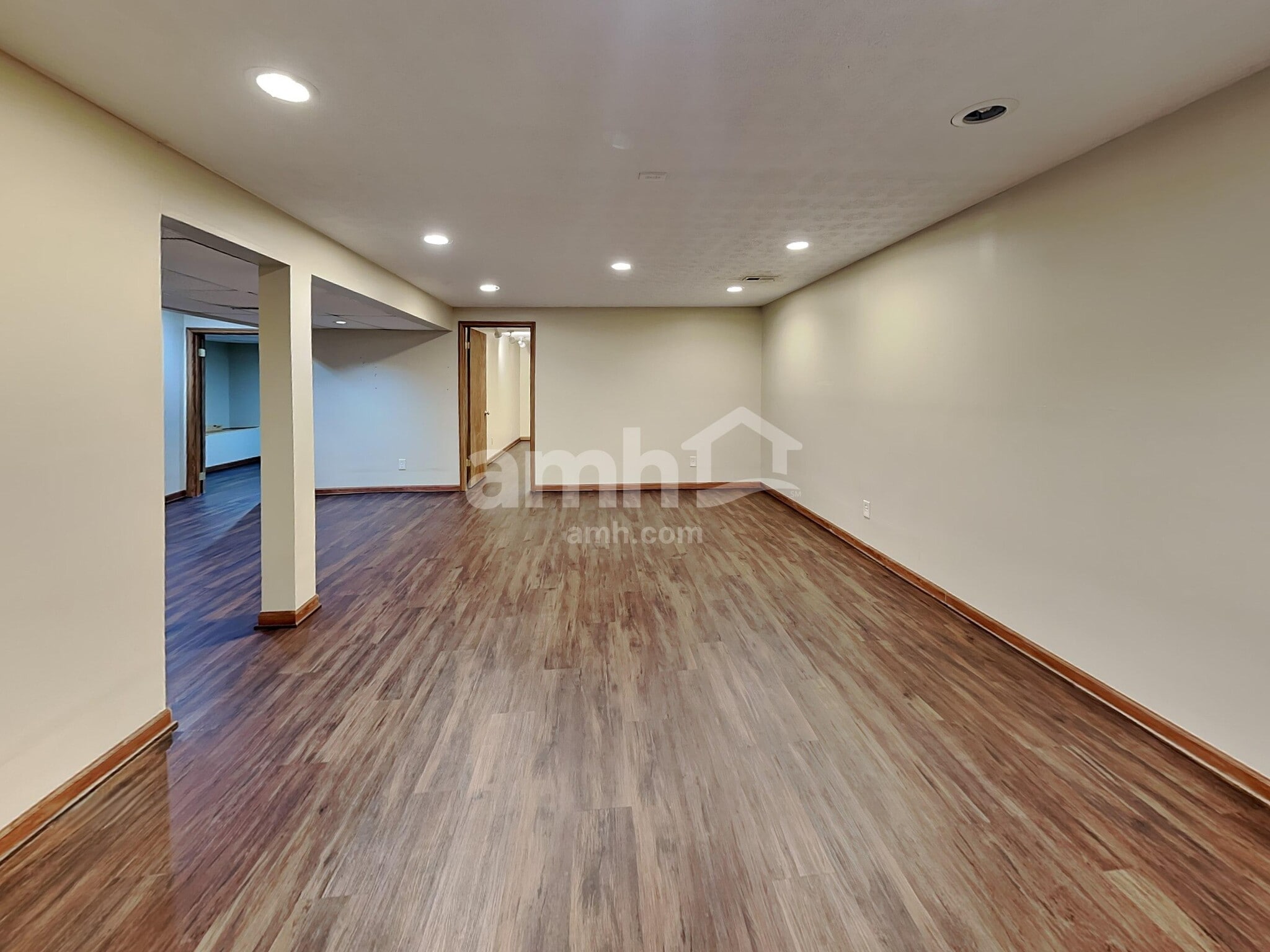 Building Photo - 942 Mahle Dr