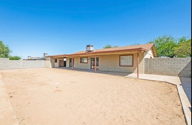 Building Photo - 9503 W Las Palmaritas Dr