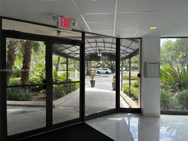 Building Photo - 16141 Blatt Blvd