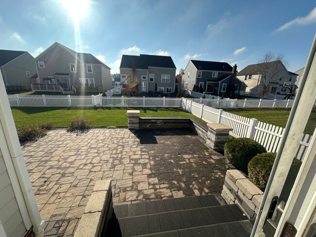 Building Photo - Lakes of Worthington