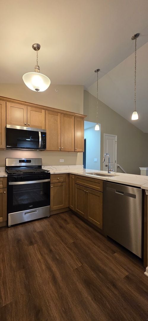 Building Photo - Chestnut - 2Br/2Ba Rental Home - Second Floor