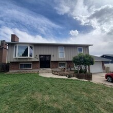 Building Photo - 3135 Vickers Dr