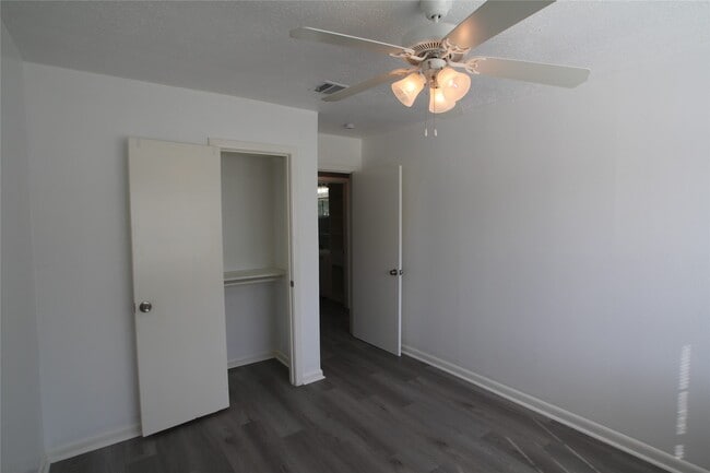 Building Photo - 1207 Trimm Ave