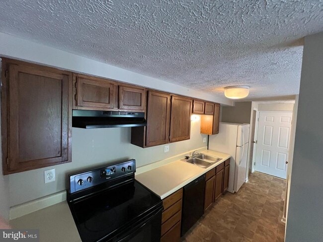 Building Photo - 41 Sweetfern Ct