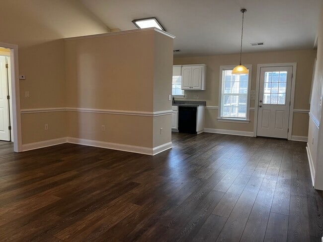 Building Photo - Don't miss this beautiful home in desirable Brice's Crossing