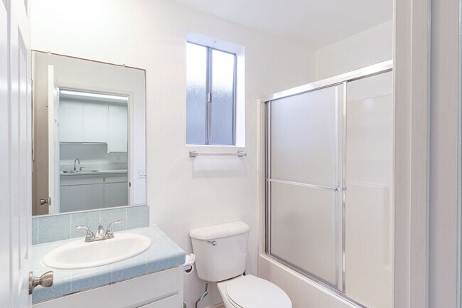 Building Photo - 109 Ojai Ave