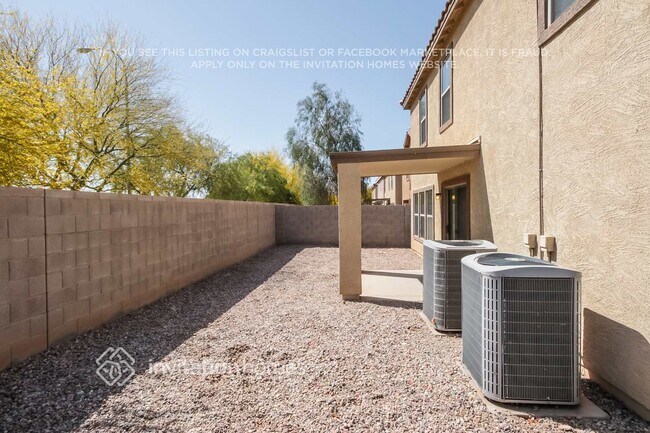 Building Photo - 7811 S 63rd Dr