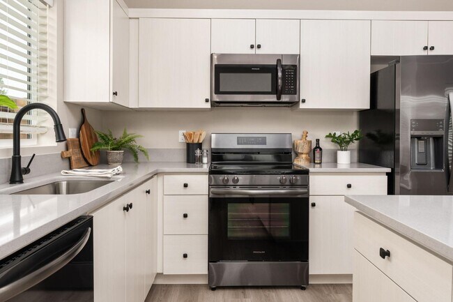 Building Photo - 2806 E Alluvial Ave