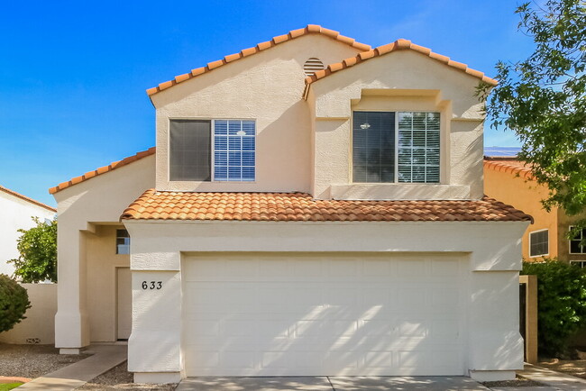 Building Photo - 633 S Balboa