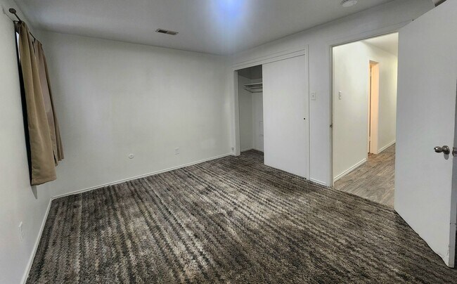 Building Photo - 832 S Waterleaf Pl