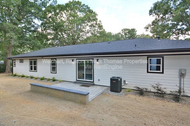 Building Photo - 1705 Mason Rd