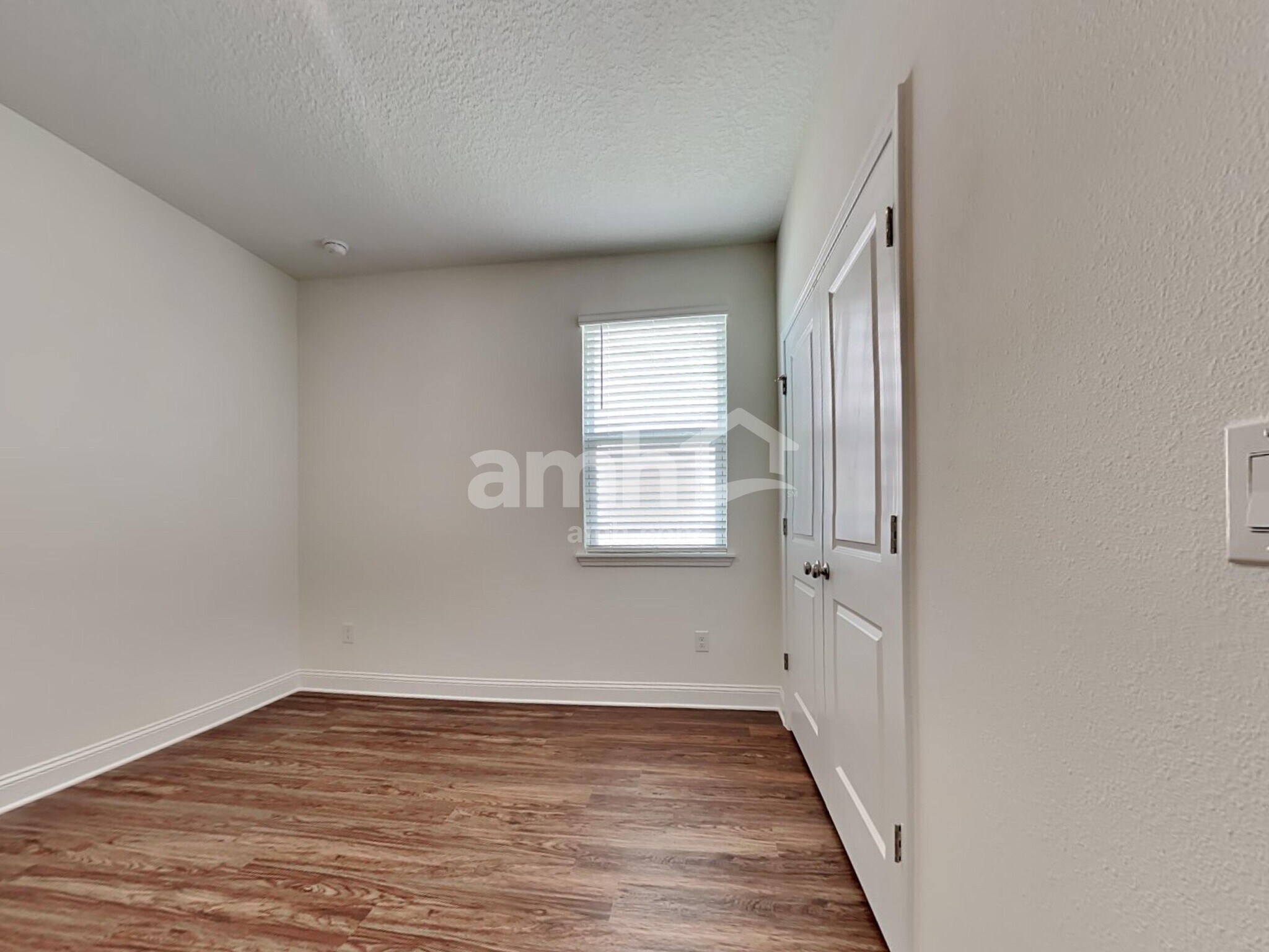 Building Photo - 299 Onate Cir