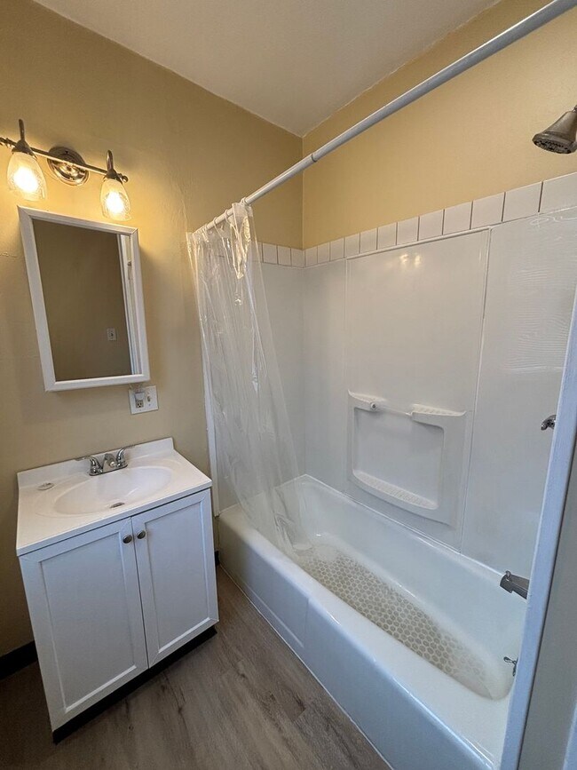 Building Photo - cla1285