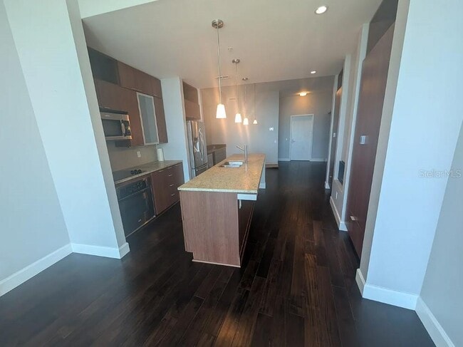 Building Photo - 912 Channelside Dr