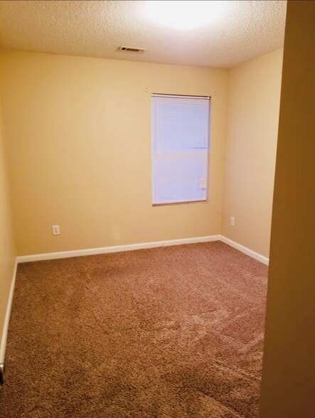 Bedroom 2 - 4925 Sierra Way