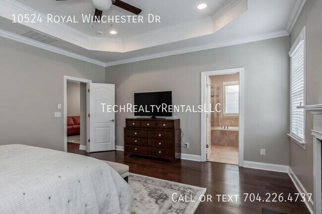 Building Photo - 10524 Royal Winchester Dr