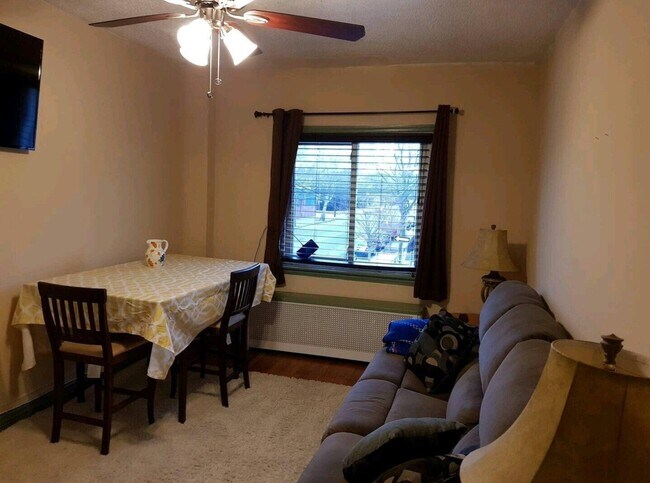 Building Photo - 2002 46th St