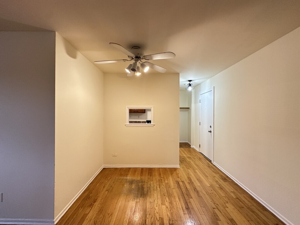 Building Photo - 665 W Wrightwood Ave