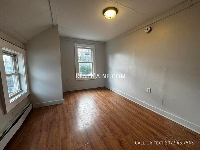 Building Photo - 3 Carey Ln