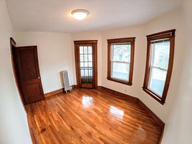 Building Photo - 298 Chestnut Ave