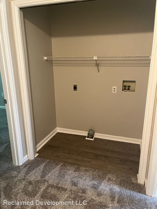 Building Photo - 2 br, 1.5 bath House - 408 Bainbridge Cour...