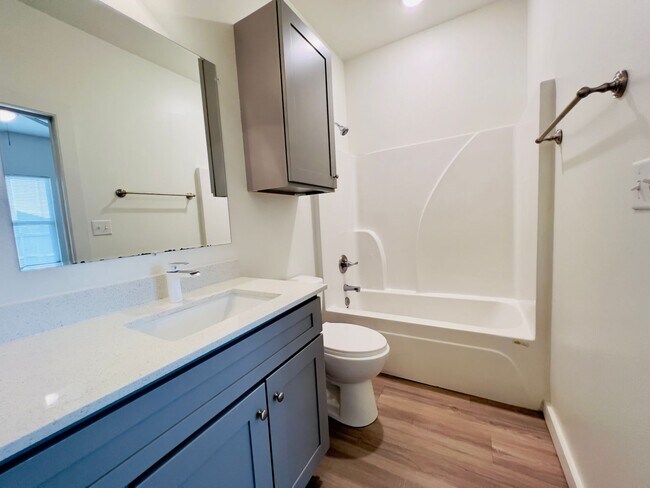 Building Photo - PRE-LEASING FOR JUNE OR JULY! 3/3/2 Duplex in Northwest Lubbock