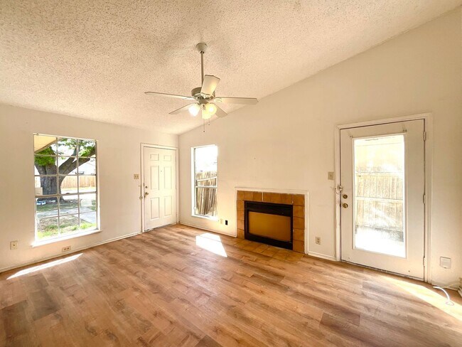 Building Photo - **APPLICATION RECEIVED** 2-Bedroom Duplex Near Highway 78- Pet-Friendly with Fenced Yard! SECTION...