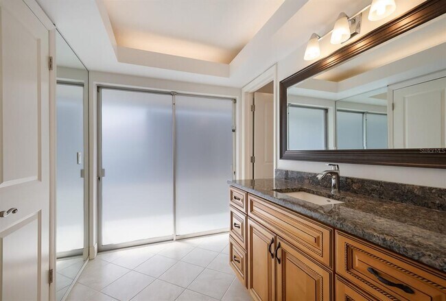 Building Photo - 567 Bird Key Dr