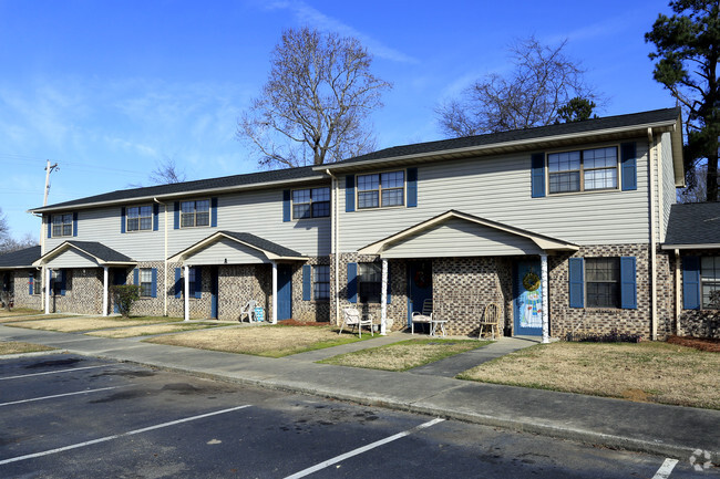 Building Photo - Plantation Apartments