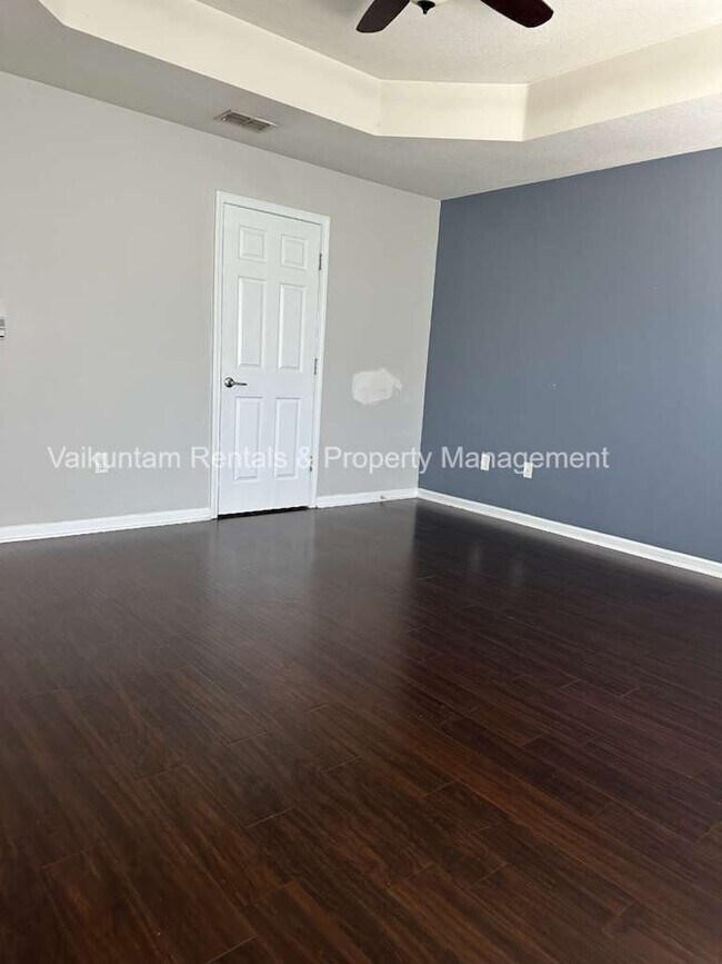 Building Photo - 4240 Metron Dr