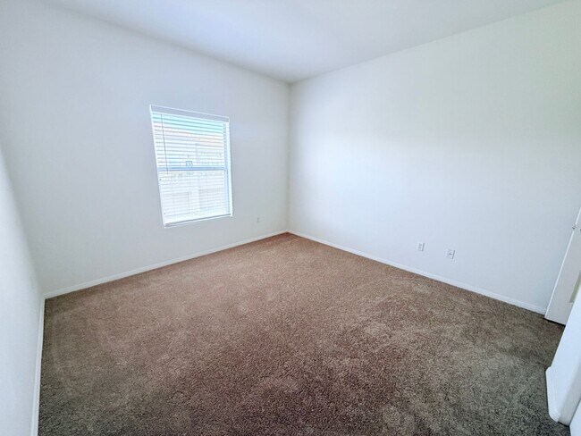 Building Photo - GREAT SUMMERLIN CONDO IN GATED COMMUNITY!!