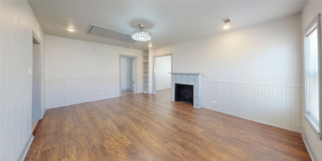 Building Photo - 3124 Tilfer St