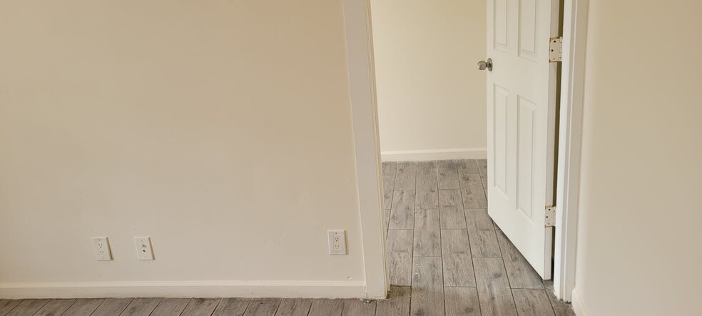 Building Photo - 1875 Carter Ave