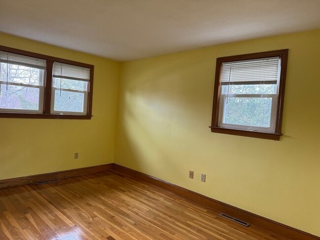 Building Photo - 7 Lee St