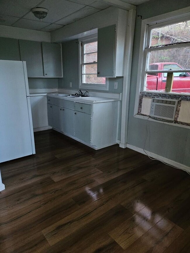 Building Photo - 46 Cherub Ln